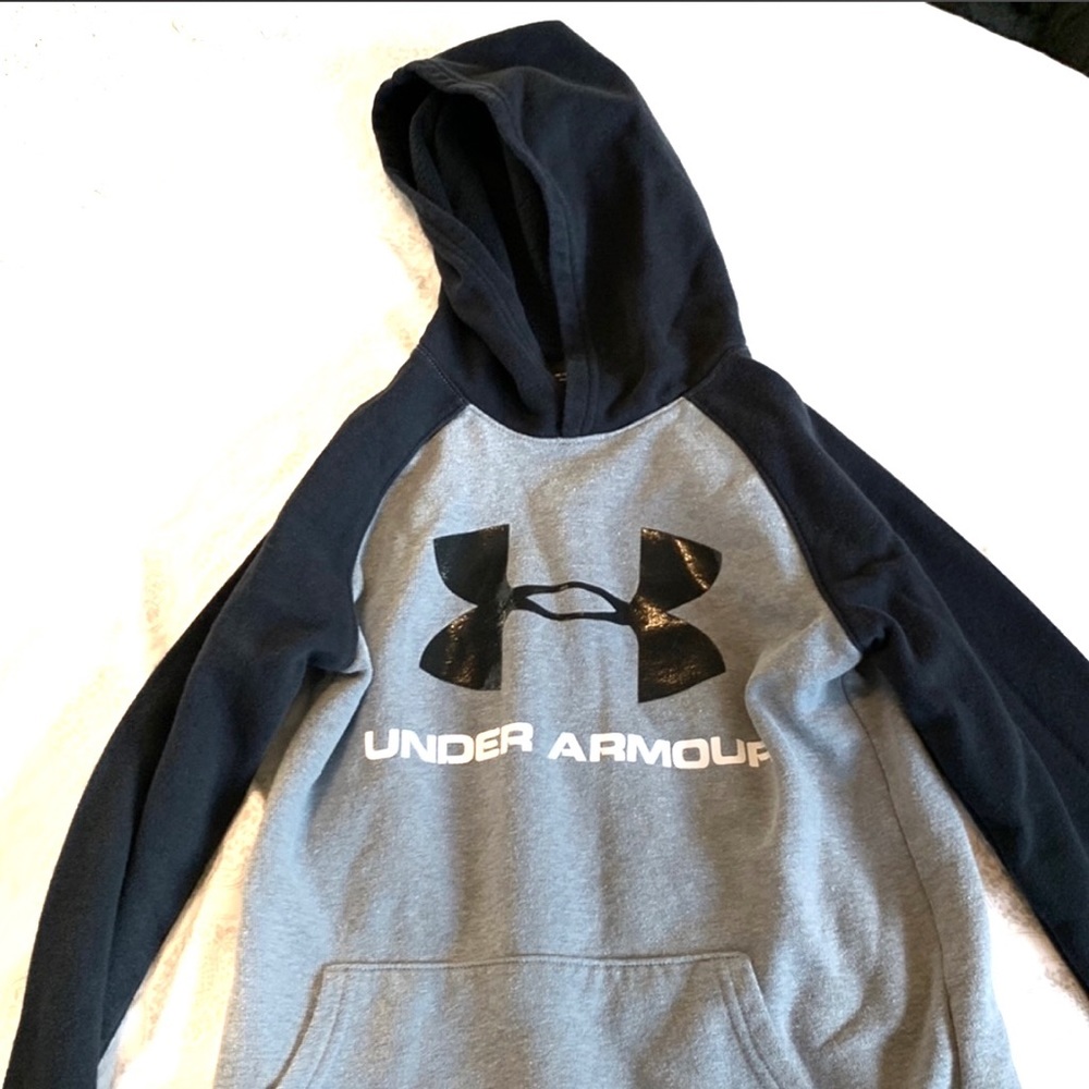 UNDER ARMOUR hooded sweatshirt youth M